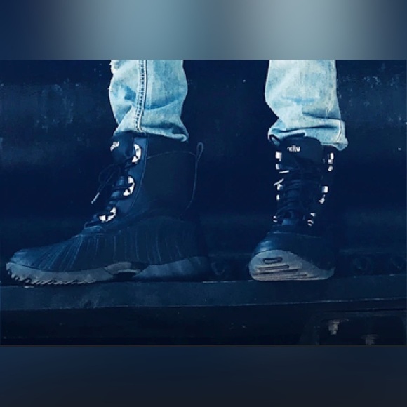 Ecilu Black Lace-Up Boots main image 5